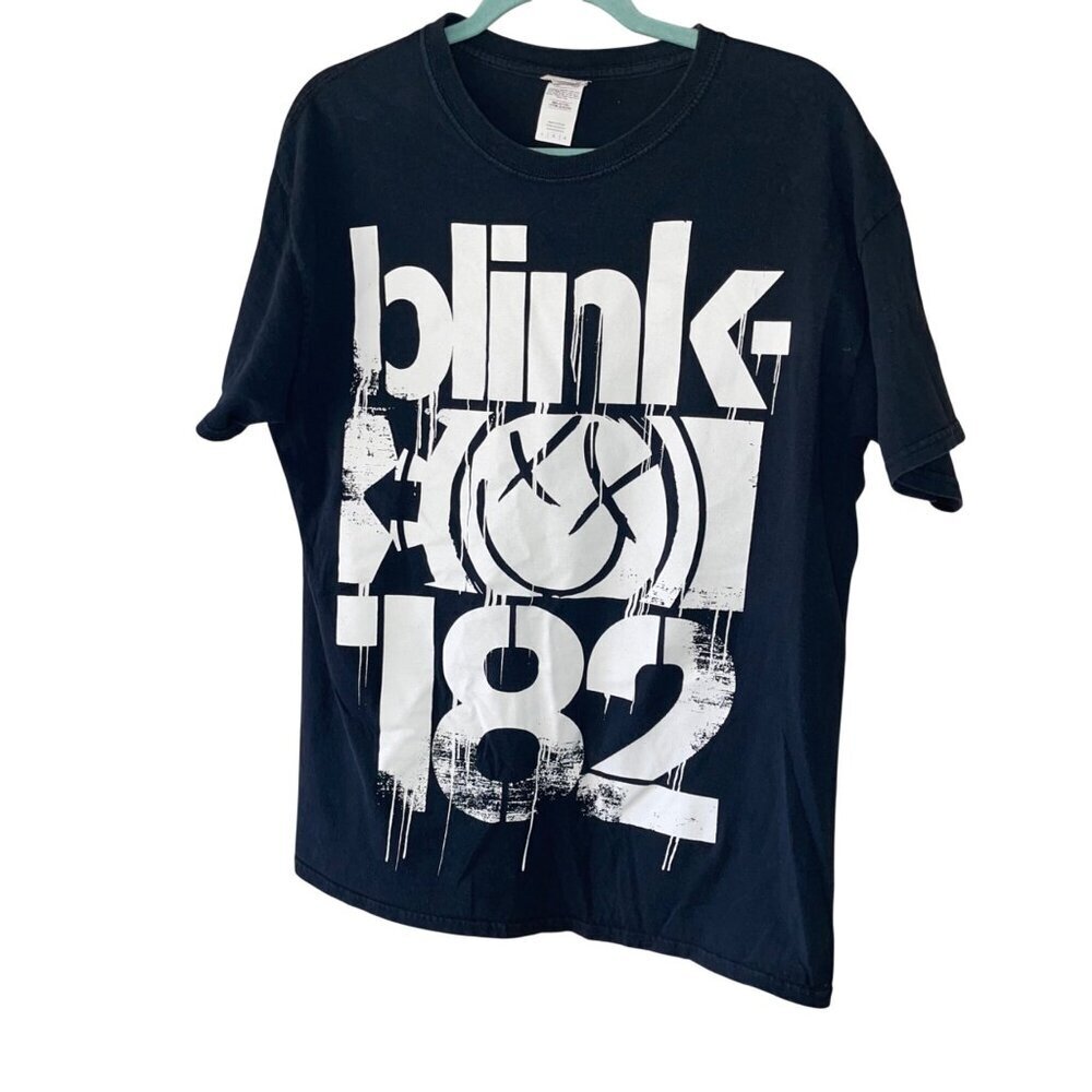 Blink 182 Mens Size Large Black Graphic Print Short Sleeve Crewneck Shirt